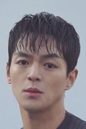 崔东久